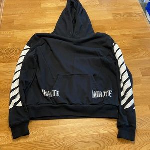 Men’s Off White Hooded Sweatshirt. Size Small.